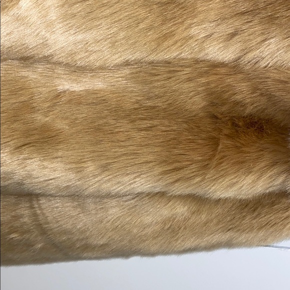 SHACI Chelsea Faux Fur Coat (NWOT) - Picture 4 of 7